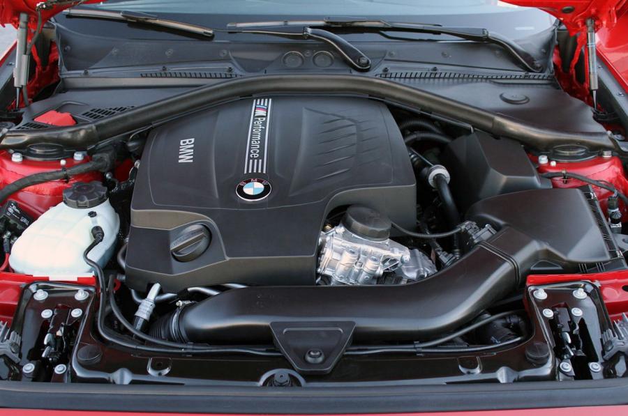  BMW M235i Coupe 2014 года  (фото 24 из 46)